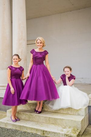 D18 427 Adulto Longitud de té - D18 428 Adultos Encuadre de cuerpo enteroD18D18 429 Adolescente - D18 430 Niño