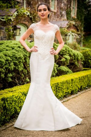 C18 918 No Train - C18 916 With Detachable Train